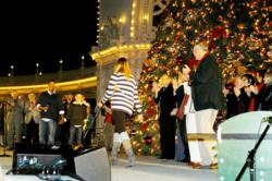 Gunnery Sergeant in the US Marine Corps, Paul McQuipp, wins the 2012 Perfect Proposal Contest